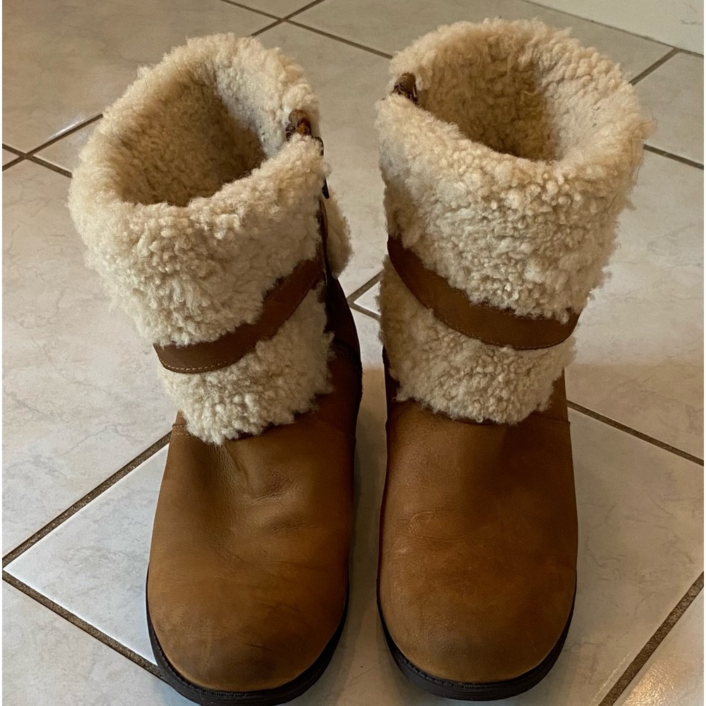 Ugh Australia Blayre Woman's Leather Belted Boot